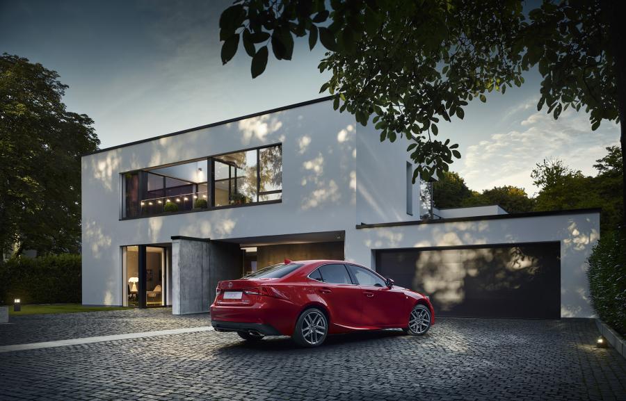  Lexus IS200t F-Sport 2016 года  (WW) (фото 13 из 35)